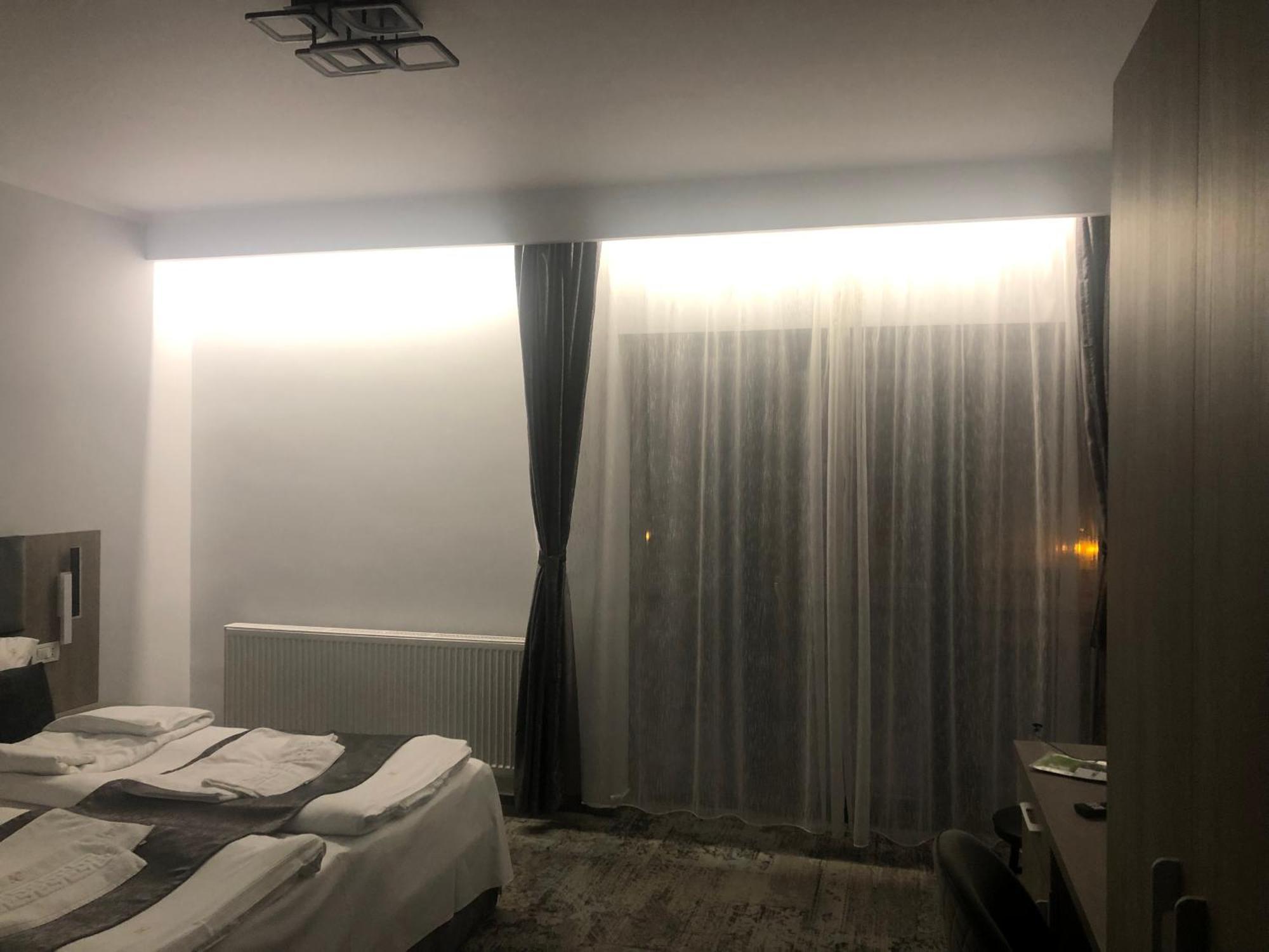 Sub Cetate Hotel Râşnov Exterior photo